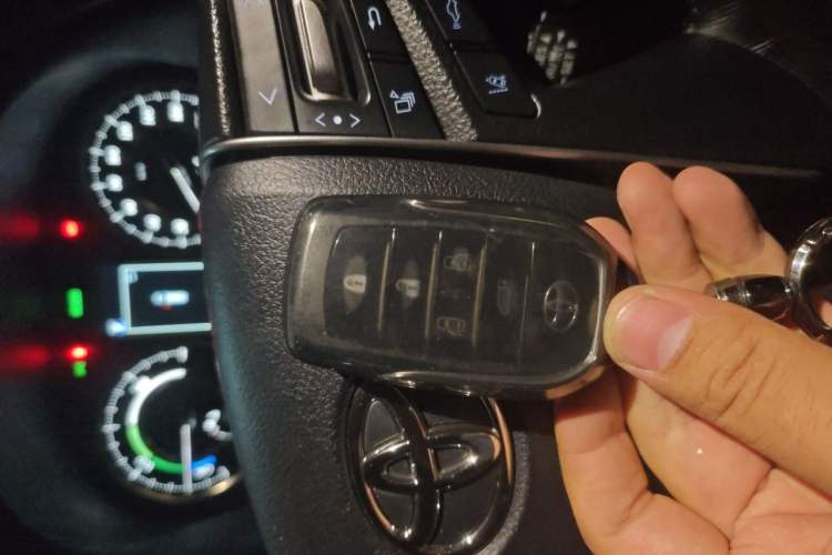 Used Toyota Alphard 2021 Dual-Engine 2.5L Luxury Edition Vehicle Key