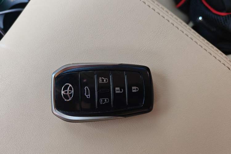 Used Toyota Alphard 2021 Dual-Engine 2.5L Prestige Edition Vehicle Key