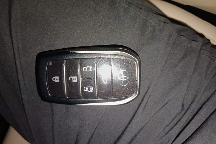 Used Toyota Alphard 2021 Dual-Engine 2.5L Prestige Edition Vehicle Key