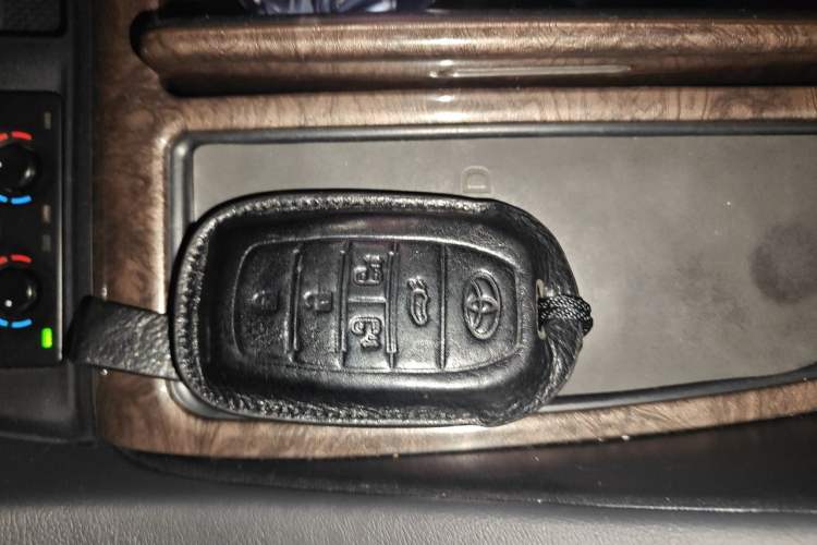 Used Toyota Alphard 2021 Dual-Engine 2.5L Prestige Edition Vehicle Key