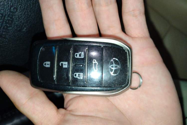 Used Toyota Alphard 2021 Dual-Engine 2.5L Prestige Edition Vehicle Key