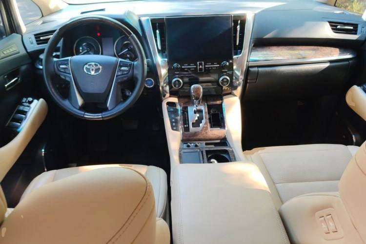 Used Toyota Alphard 2023 Dual-Motor 2.5L Premium Golden Edition Center Console