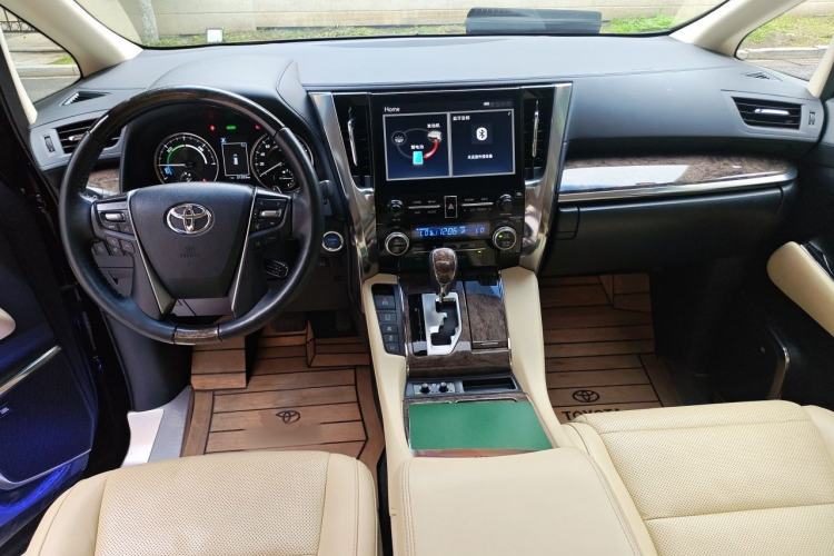 Used Toyota Alphard 2023 Dual-Motor 2.5L Premium Golden Edition Center Console