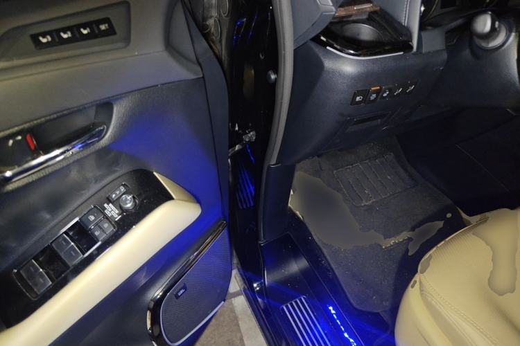 Used Toyota Alphard 2023 Dual-Motor 2.5L Premium Golden Edition Driver Seat