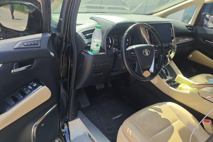 Used Toyota Alphard 2023 Dual-Motor 2.5L Premium Golden Edition Driver Seat