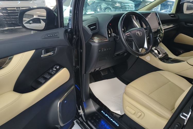 Used Toyota Alphard 2023 Dual-Motor 2.5L Premium Golden Edition Driver Seat