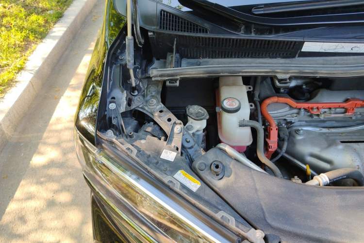 Used Toyota Alphard 2023 Dual-Motor 2.5L Premium Golden Edition Engine Bay Right
