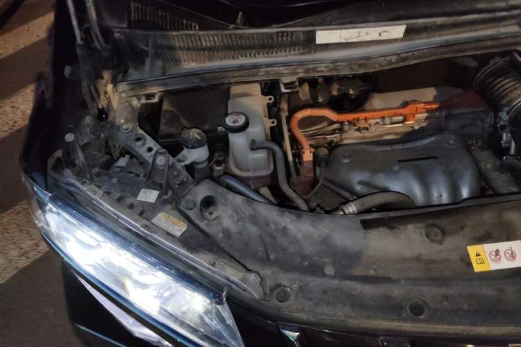 Used Toyota Alphard 2023 Dual-Motor 2.5L Premium Golden Edition Engine Bay Right