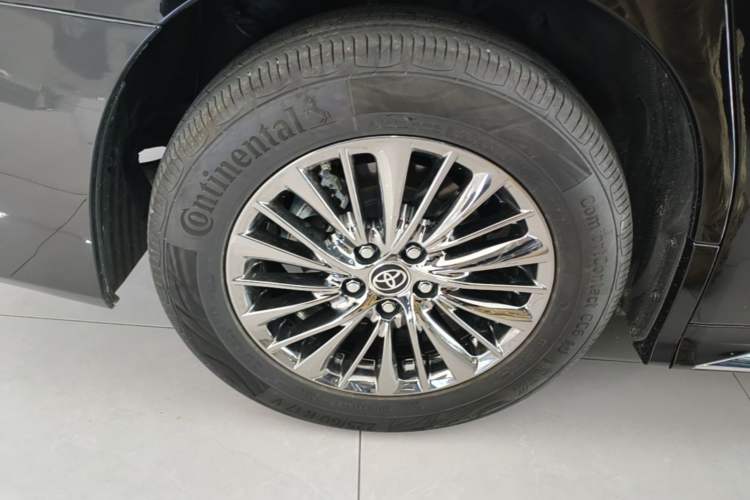 Used Toyota Alphard 2023 Dual-Motor 2.5L Premium Golden Edition Exterior 5