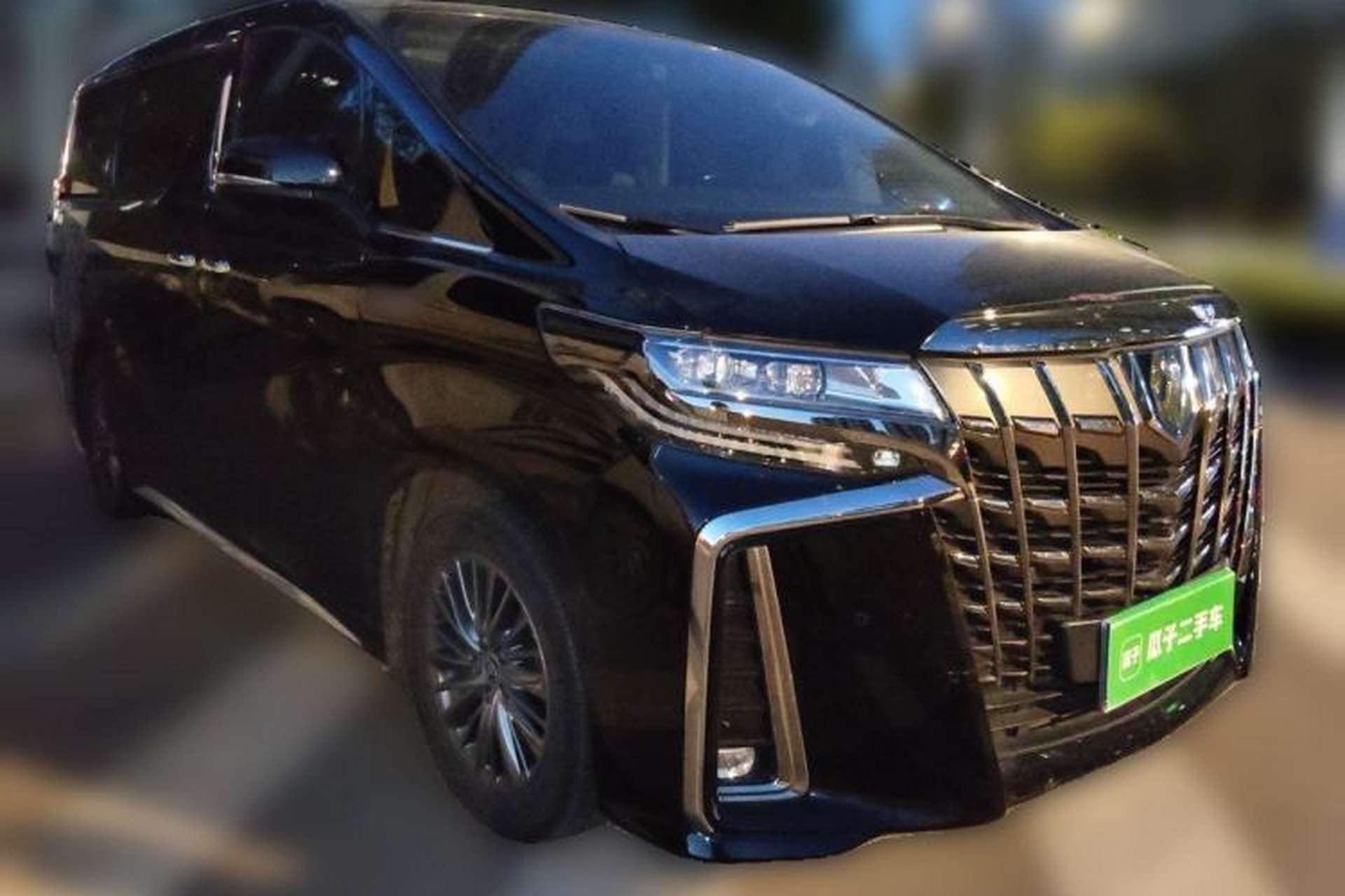 Used Toyota Alphard 2023 Dual-Motor 2.5L Premium Golden Edition Front Right 45 Deg