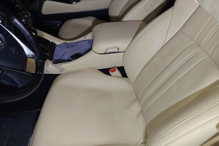 Used Toyota Alphard 2023 Dual-Motor 2.5L Premium Golden Edition Left Front Seat