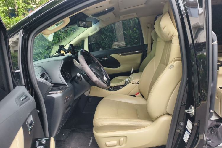 Used Toyota Alphard 2023 Dual-Motor 2.5L Premium Golden Edition Left Front Seat