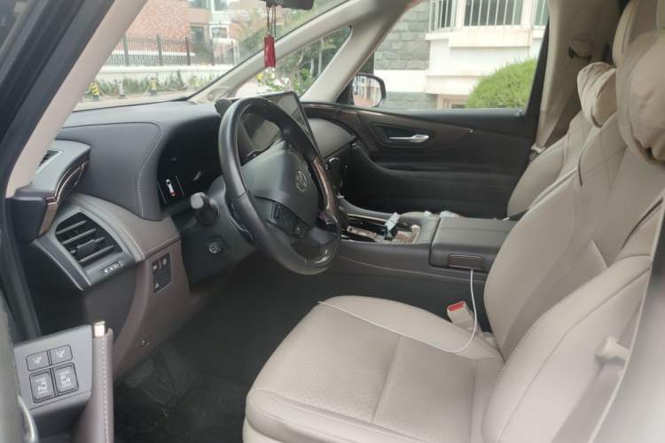 Used Toyota Alphard 2023 Dual-Motor 2.5L Premium Golden Edition Left Front Seat