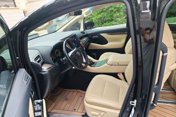 Used Toyota Alphard 2023 Dual-Motor 2.5L Premium Golden Edition Left Front Seat