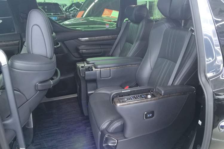 Used Toyota Alphard 2023 Dual-Motor 2.5L Premium Golden Edition Left Rear Seat