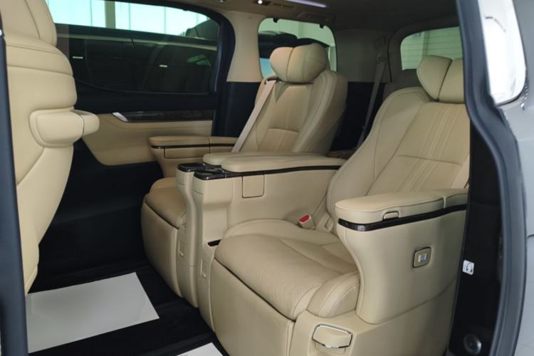 Used Toyota Alphard 2023 Dual-Motor 2.5L Premium Golden Edition Left Rear Seat