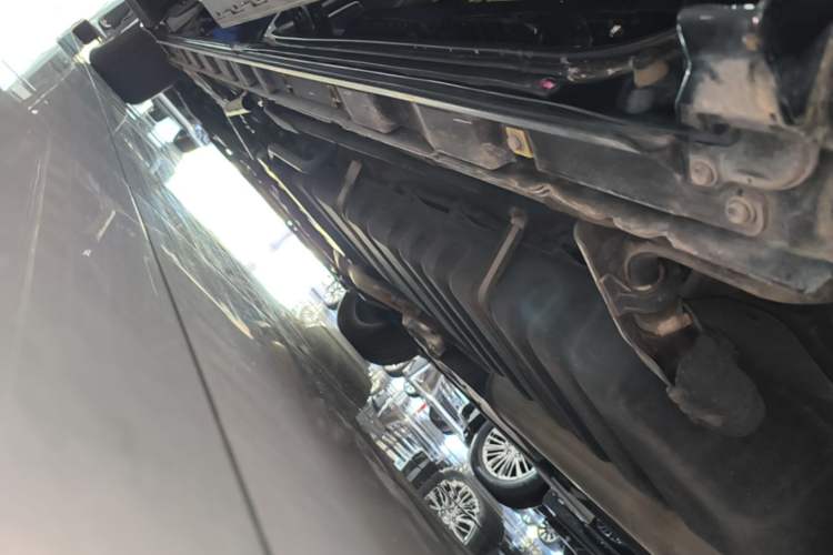 Used Toyota Alphard 2023 Dual-Motor 2.5L Premium Golden Edition Left Side Sill