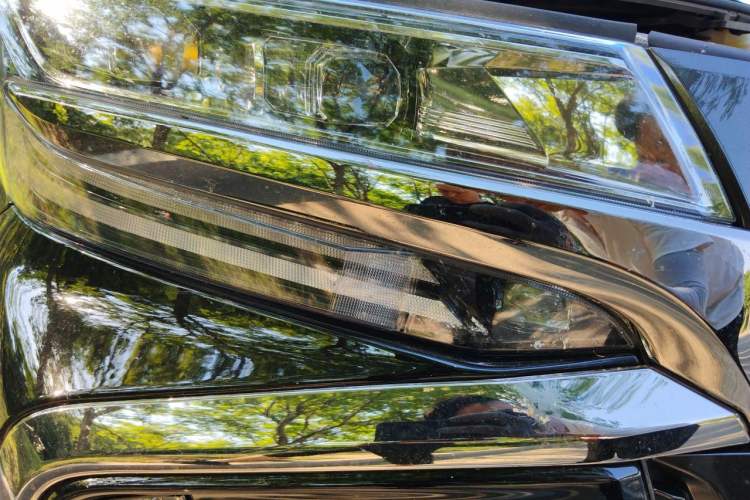 Used Toyota Alphard 2023 Dual-Motor 2.5L Premium Golden Edition Right Front Headlight
