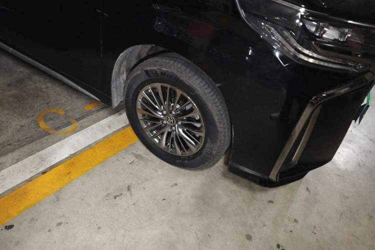 Used Toyota Alphard 2023 Dual-Motor 2.5L Premium Golden Edition Right Front Wheel Hub