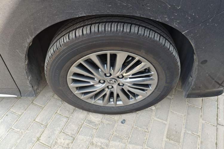 Used Toyota Alphard 2023 Dual-Motor 2.5L Premium Golden Edition Right Front Wheel Hub