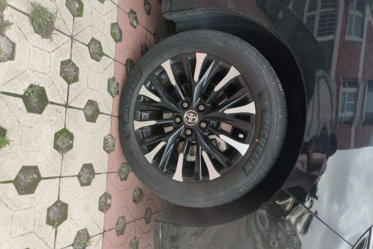 Used Toyota Alphard 2023 Dual-Motor 2.5L Premium Golden Edition Right Front Wheel Hub