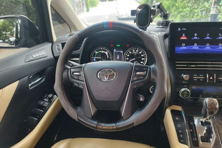 Used Toyota Alphard 2023 Dual-Motor 2.5L Premium Golden Edition Steering Wheel