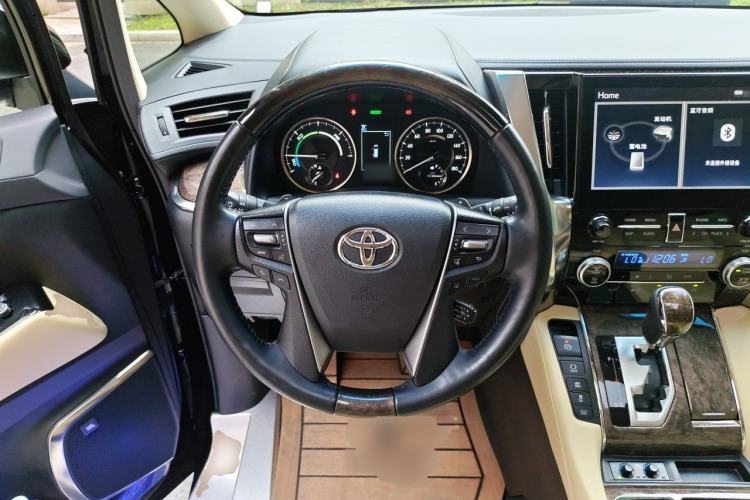 Used Toyota Alphard 2023 Dual-Motor 2.5L Premium Golden Edition Steering Wheel