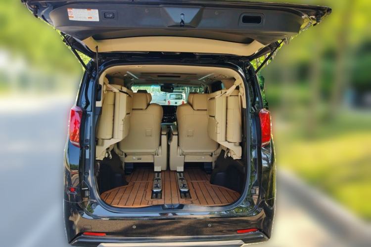 Used Toyota Alphard 2023 Dual-Motor 2.5L Premium Golden Edition Trunk