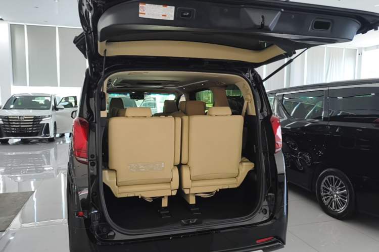 Used Toyota Alphard 2023 Dual-Motor 2.5L Premium Golden Edition Trunk