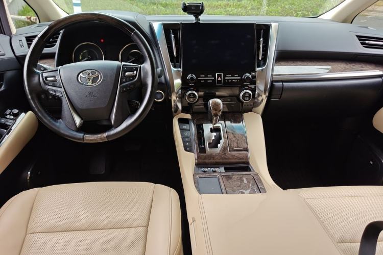 Used Toyota Alphard 2023 Dual-Motor 2.5L Premium Golden Edition Center Console