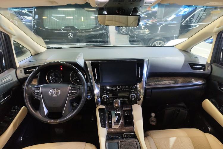 Used Toyota Alphard 2023 Dual-Motor 2.5L Premium Golden Edition Center Console