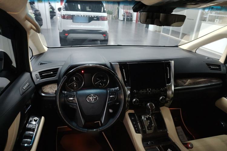 Used Toyota Alphard 2023 Dual-Motor 2.5L Premium Golden Edition Center Console