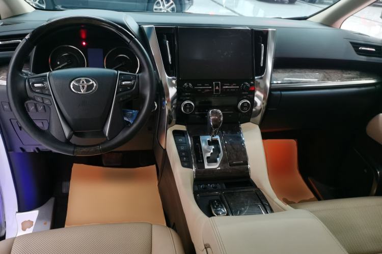 Used Toyota Alphard 2023 Dual-Motor 2.5L Premium Golden Edition Center Console