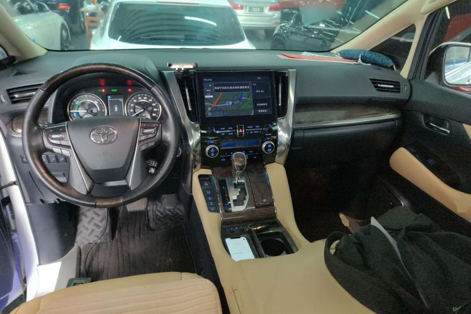 Used Toyota Alphard 2023 Dual-Motor 2.5L Premium Golden Edition Center Console