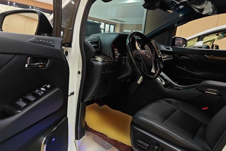 Used Toyota Alphard 2023 Dual-Motor 2.5L Premium Golden Edition Driver Seat