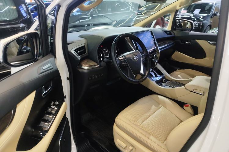 Used Toyota Alphard 2023 Dual-Motor 2.5L Premium Golden Edition Driver Seat