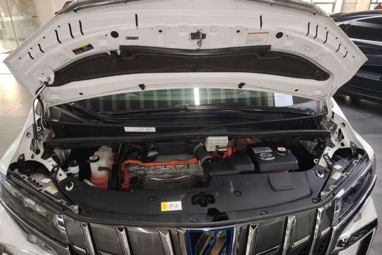 Used Toyota Alphard 2023 Dual-Motor 2.5L Premium Golden Edition Engine Bay