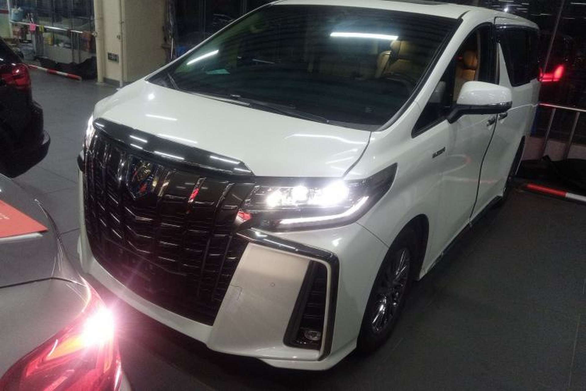 Used Toyota Alphard 2023 Dual-Motor 2.5L Premium Golden Edition Front Left 45 Deg