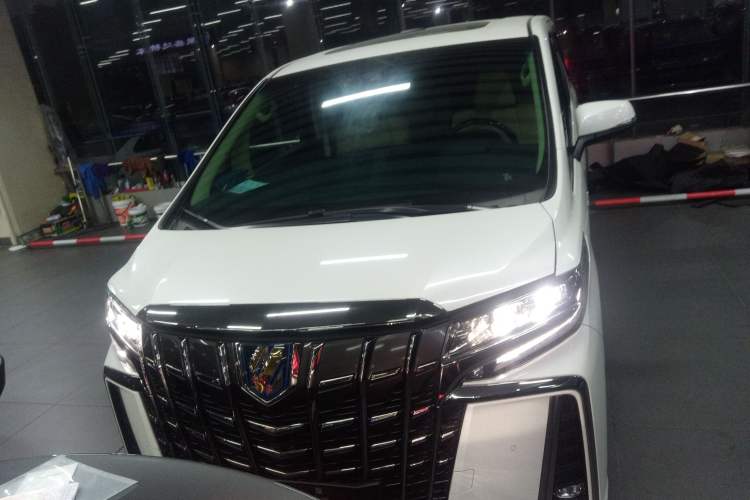 Used Toyota Alphard 2023 Dual-Motor 2.5L Premium Golden Edition Front