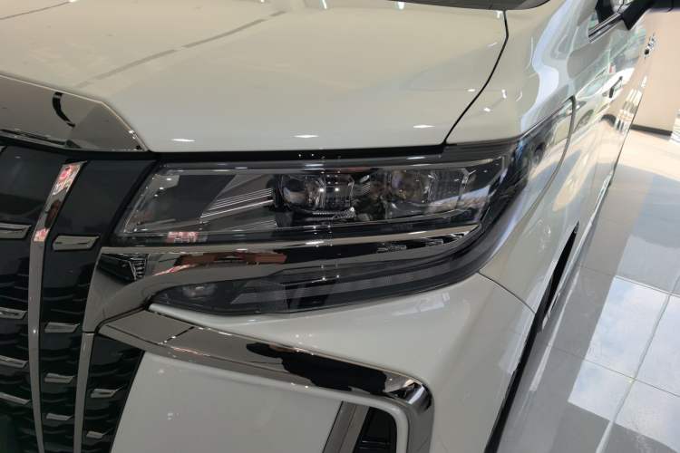 Used Toyota Alphard 2023 Dual-Motor 2.5L Premium Golden Edition Left Front Headlight