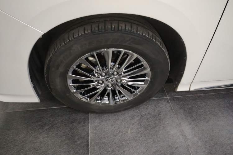 Used Toyota Alphard 2023 Dual-Motor 2.5L Premium Golden Edition Left Front Wheel Hub