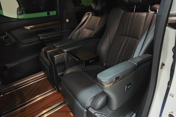 Used Toyota Alphard 2023 Dual-Motor 2.5L Premium Golden Edition Left Rear Seat