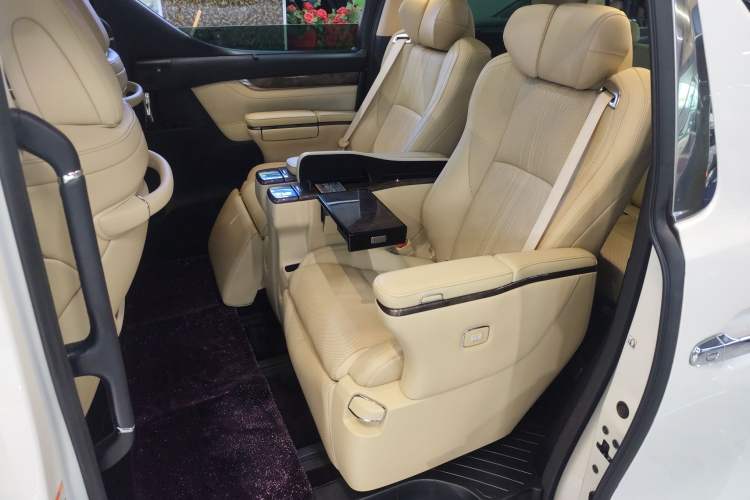 Used Toyota Alphard 2023 Dual-Motor 2.5L Premium Golden Edition Left Rear Seat