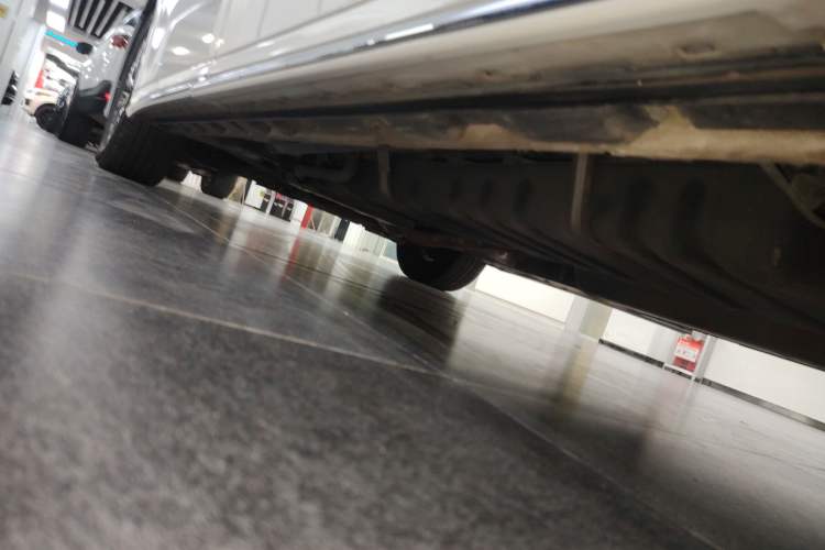 Used Toyota Alphard 2023 Dual-Motor 2.5L Premium Golden Edition Left Side Sill