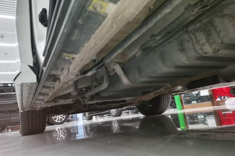 Used Toyota Alphard 2023 Dual-Motor 2.5L Premium Golden Edition Left Side Sill