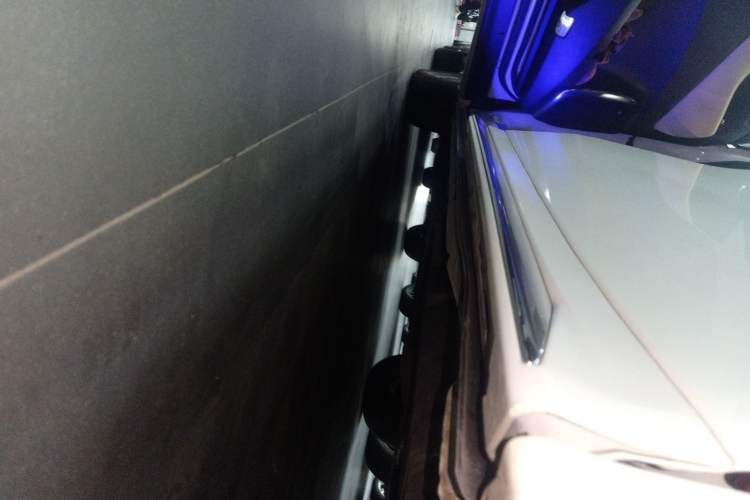Used Toyota Alphard 2023 Dual-Motor 2.5L Premium Golden Edition Left Side Sill