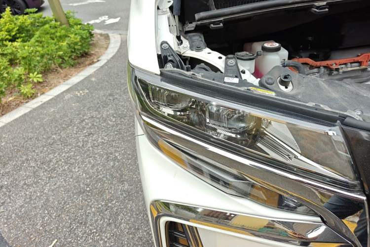 Used Toyota Alphard 2023 Dual-Motor 2.5L Premium Golden Edition Right Front Headlight