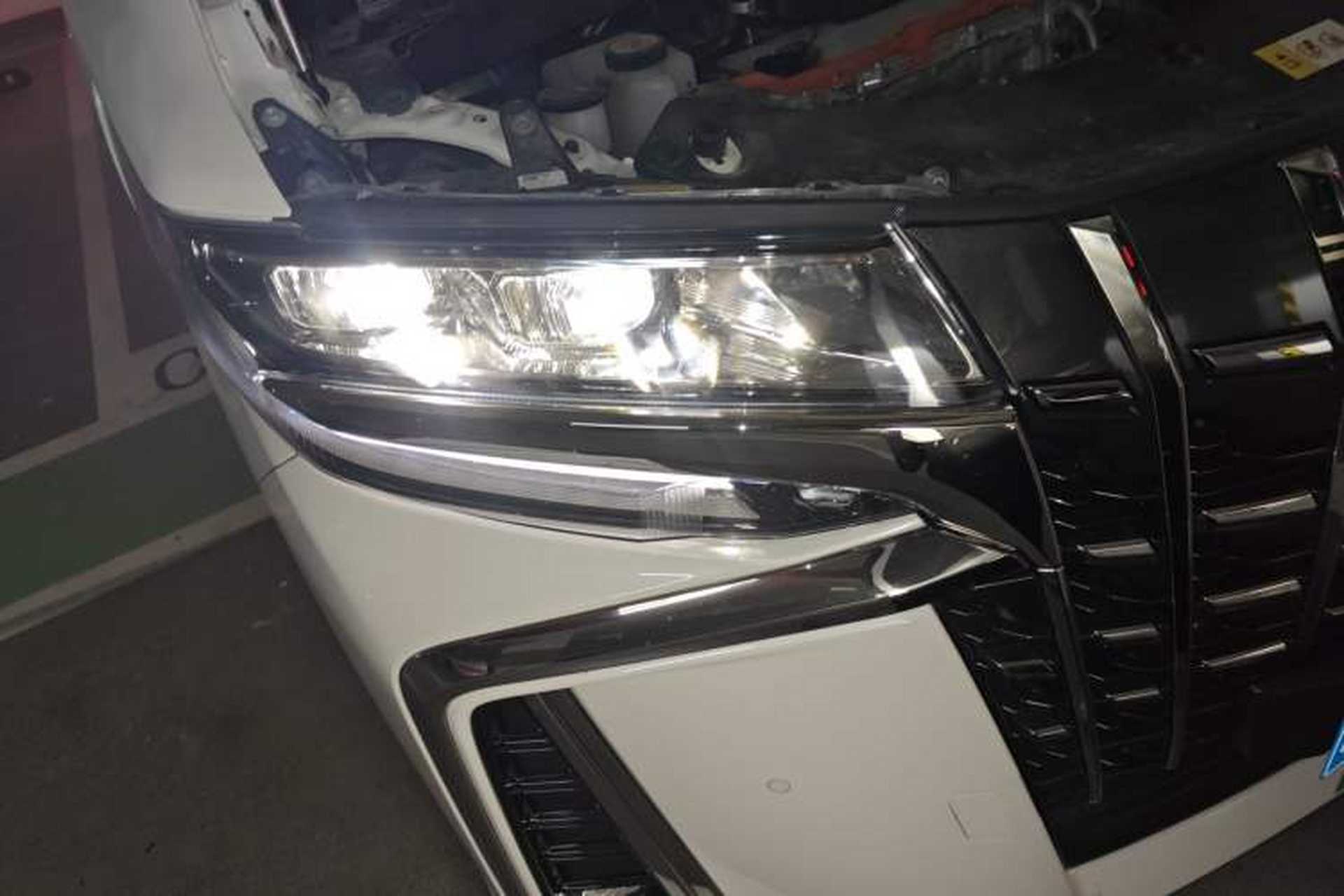 Used Toyota Alphard 2023 Dual-Motor 2.5L Premium Golden Edition Right Front Headlight