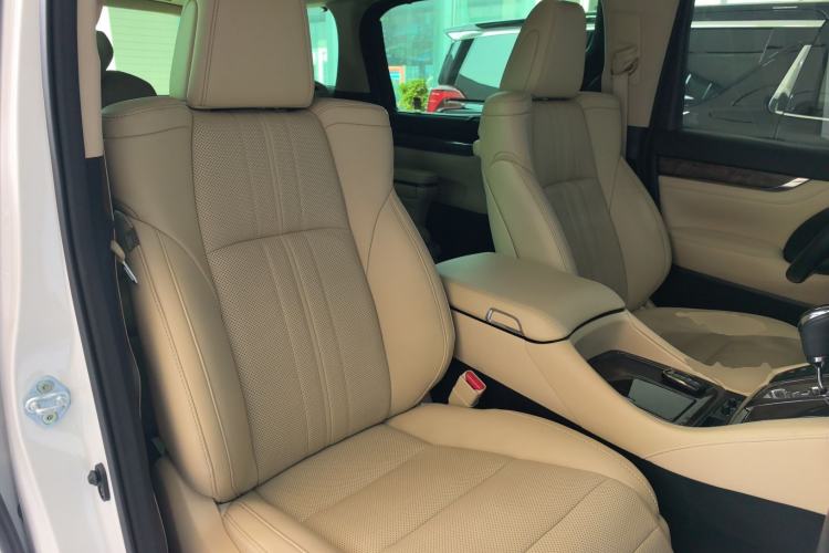 Used Toyota Alphard 2023 Dual-Motor 2.5L Premium Golden Edition Right Front Seat