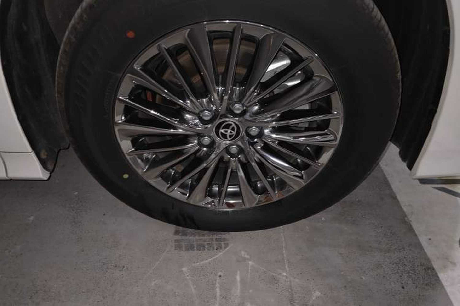 Used Toyota Alphard 2023 Dual-Motor 2.5L Premium Golden Edition Right Front Wheel Hub